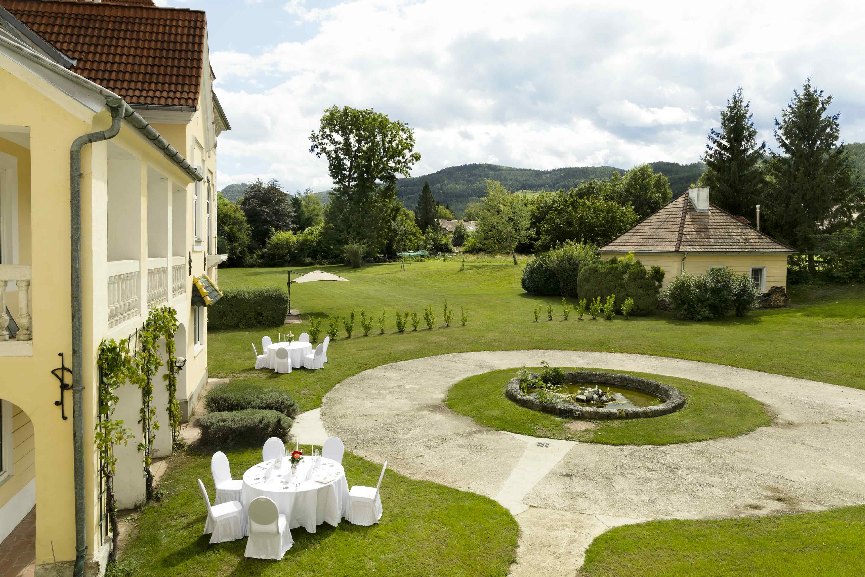 Der Garten – Freie Trauung unter alten Bäumen